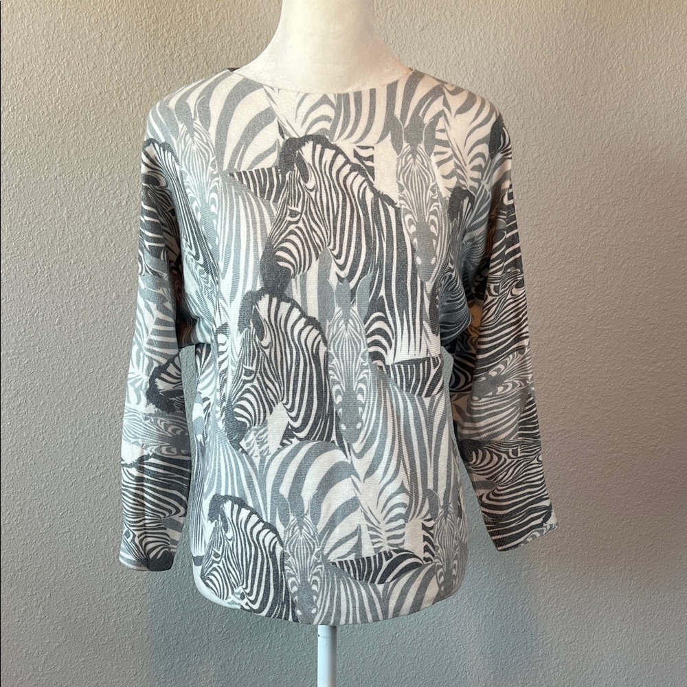 Sioni Zebra Print Lightweight Sweater Gray/White Size XS